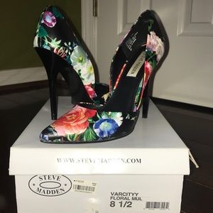 Steve Madden Varcityy Floral Pump